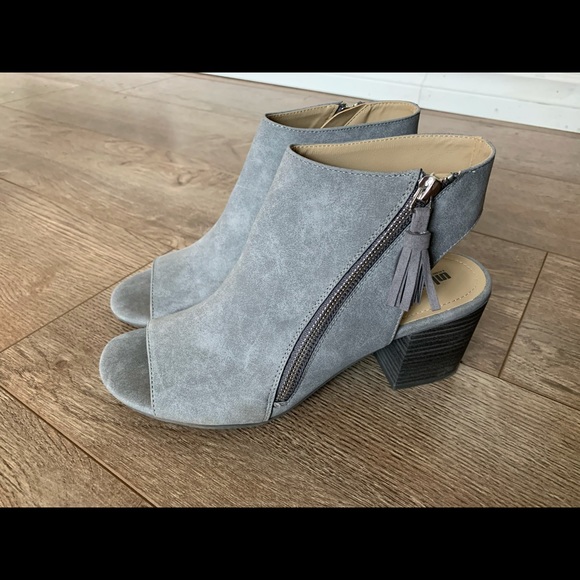 Women’s shoes - Picture 1 of 6